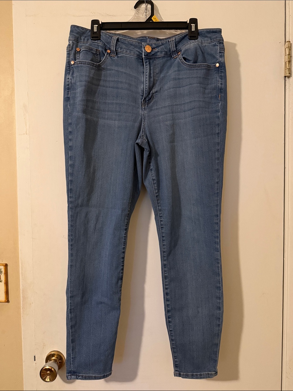 Slim High-Rise Skinny Jeans in Medium Blue
